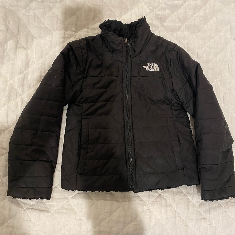 The north face reversible mossbud swirl jacket. Kids size xs (6).